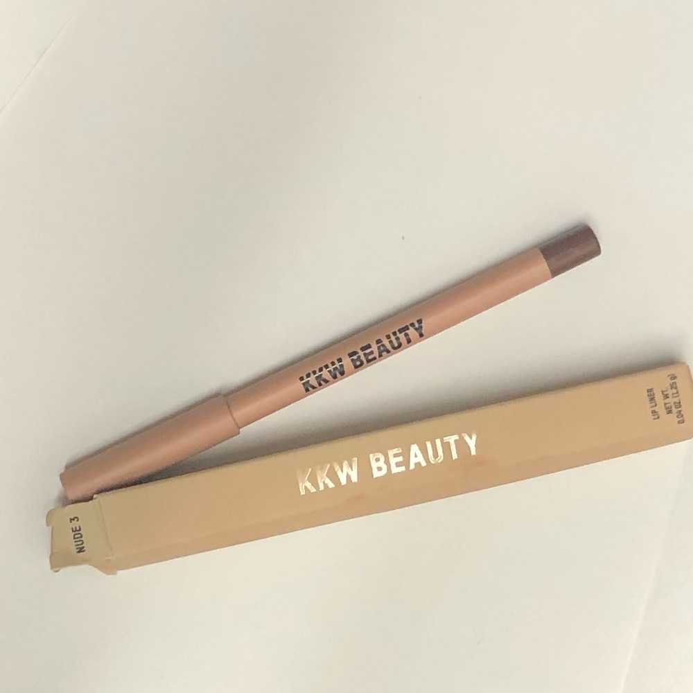 KKW Beauty lip liner in Nude 3